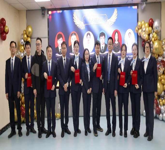 4左.jpg