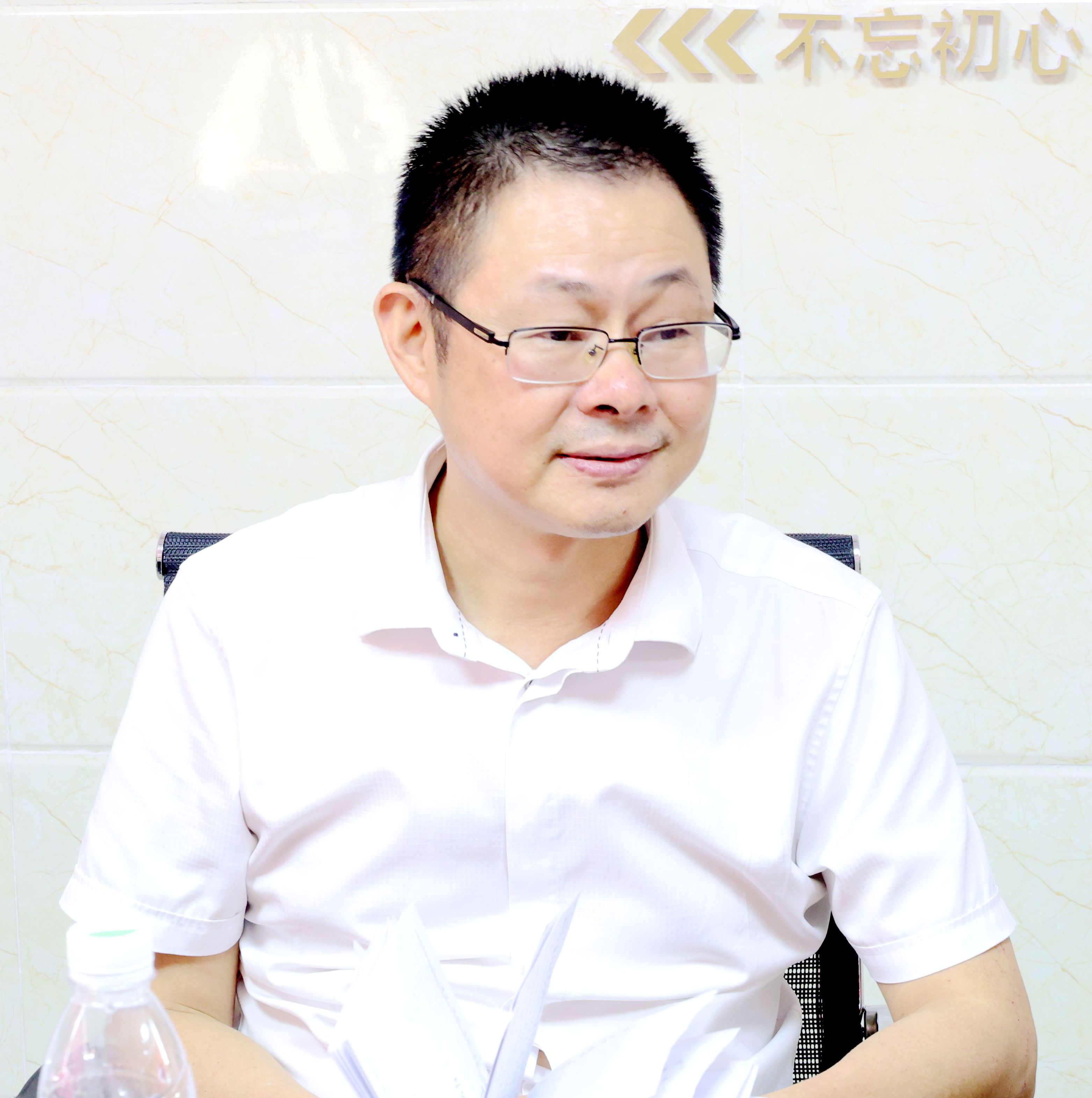 雷书记.jpg